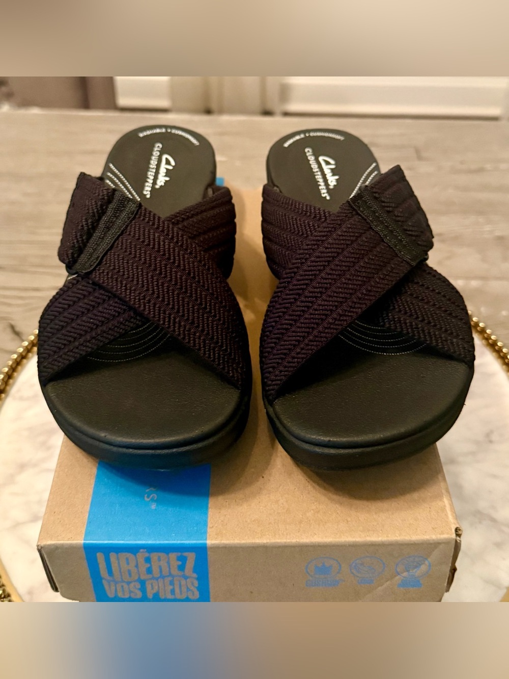 🚨Clarks Cloudsteppers Women's Black Slide Sandals | Sz: 6.5 (NWB) - Picture 2 of 8